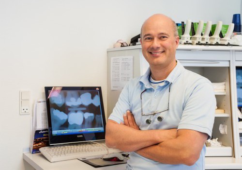 Patrick D'Souza, tandlæge